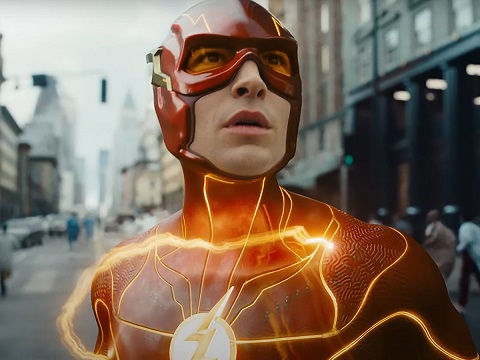 The Flash Review - Superhero Charmer Crushed by Its Own Bloat, Ezra Miller Shines